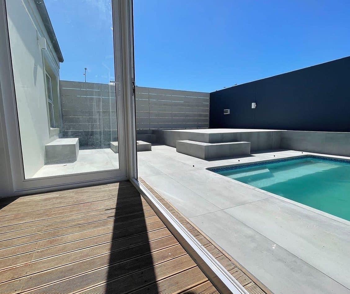 BIG BAY, HOUSE